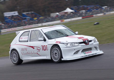 Peugeot 306'eren fra Jyllands-Ringens åbningsløb.